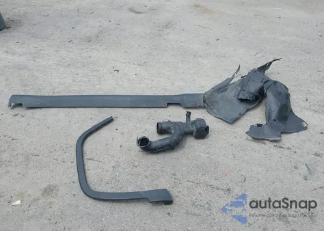 2015 Jeep Cherokee Latitude z USA, uszkodzony, nr VIN 1C4PJMCS1FW634780